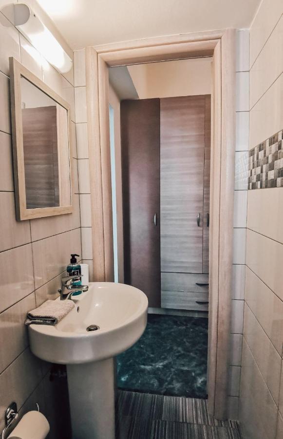 Efrosini Downtown Apartment Chalkís Exteriér fotografie